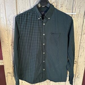 American Eagle Outfitters Men’s Dark Green Plaid button down long sleeve Shirt